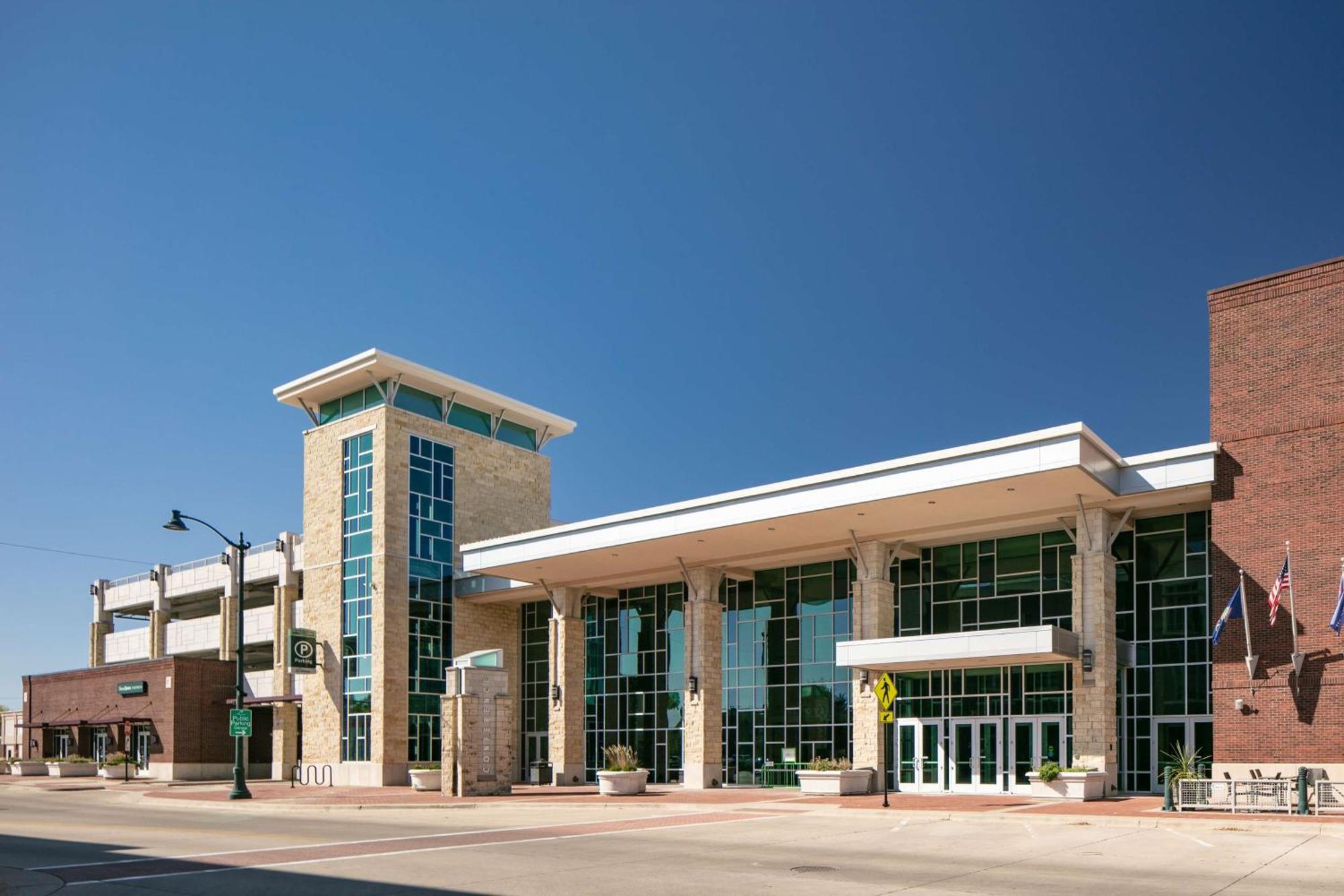 Hilton Garden Inn Manhattan Kansas Exteriör bild
